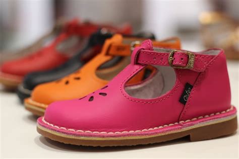 modele de chaussures pour enfants.